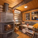 Kuukkeli Log Aurora 