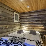 Kuukkeli Log Aurora 