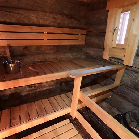 Kuukkeli Log Aurora 