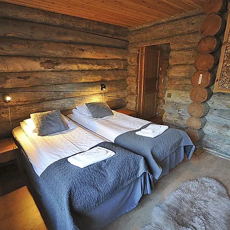Kuukkeli Log Aurora 
