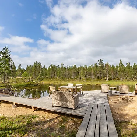 Kuukkeli Log Aurora 