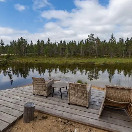 Kuukkeli Log Aurora 