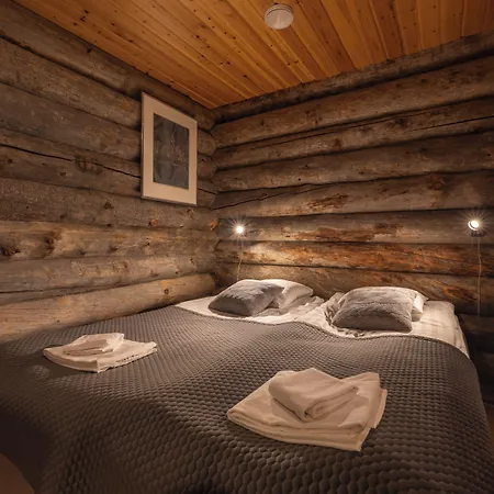 Kuukkeli Log Aurora 