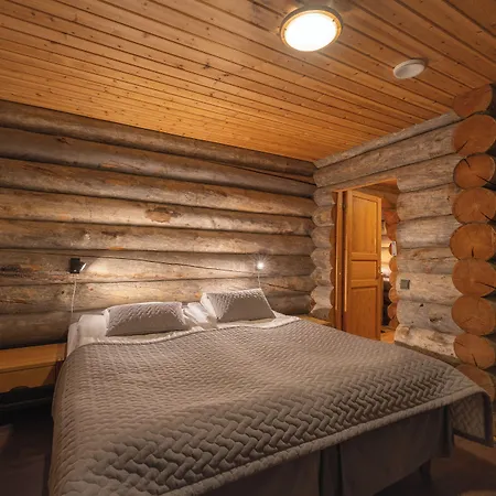 Kuukkeli Log Aurora 